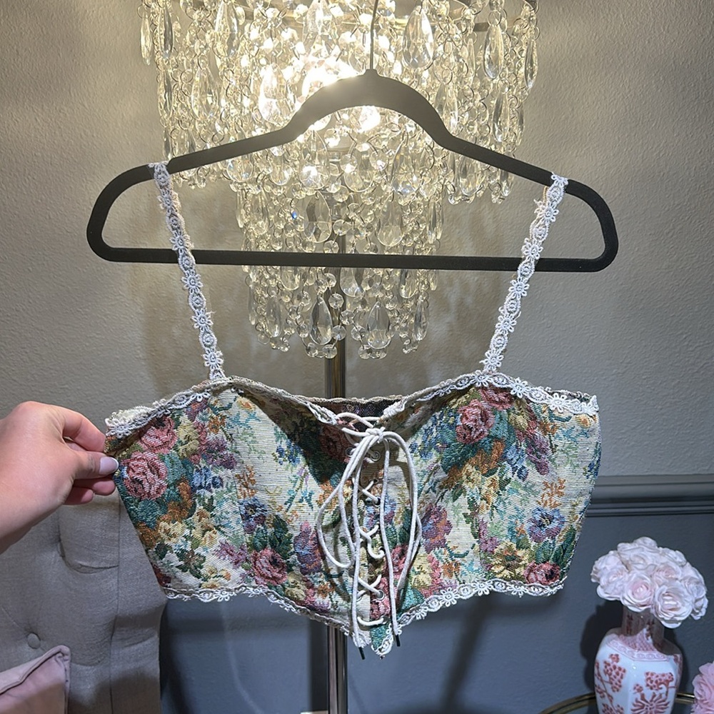 Tie up flower and lace top